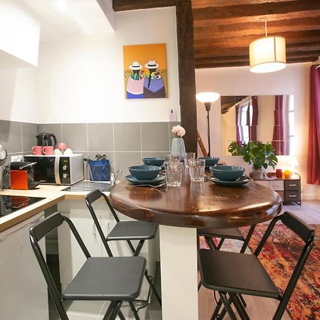 Authentic Apartment In Center Of Parisian Marais Dış mekan fotoğraf