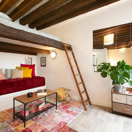 Authentic Apartment In Center Of Parisian Marais Dış mekan fotoğraf