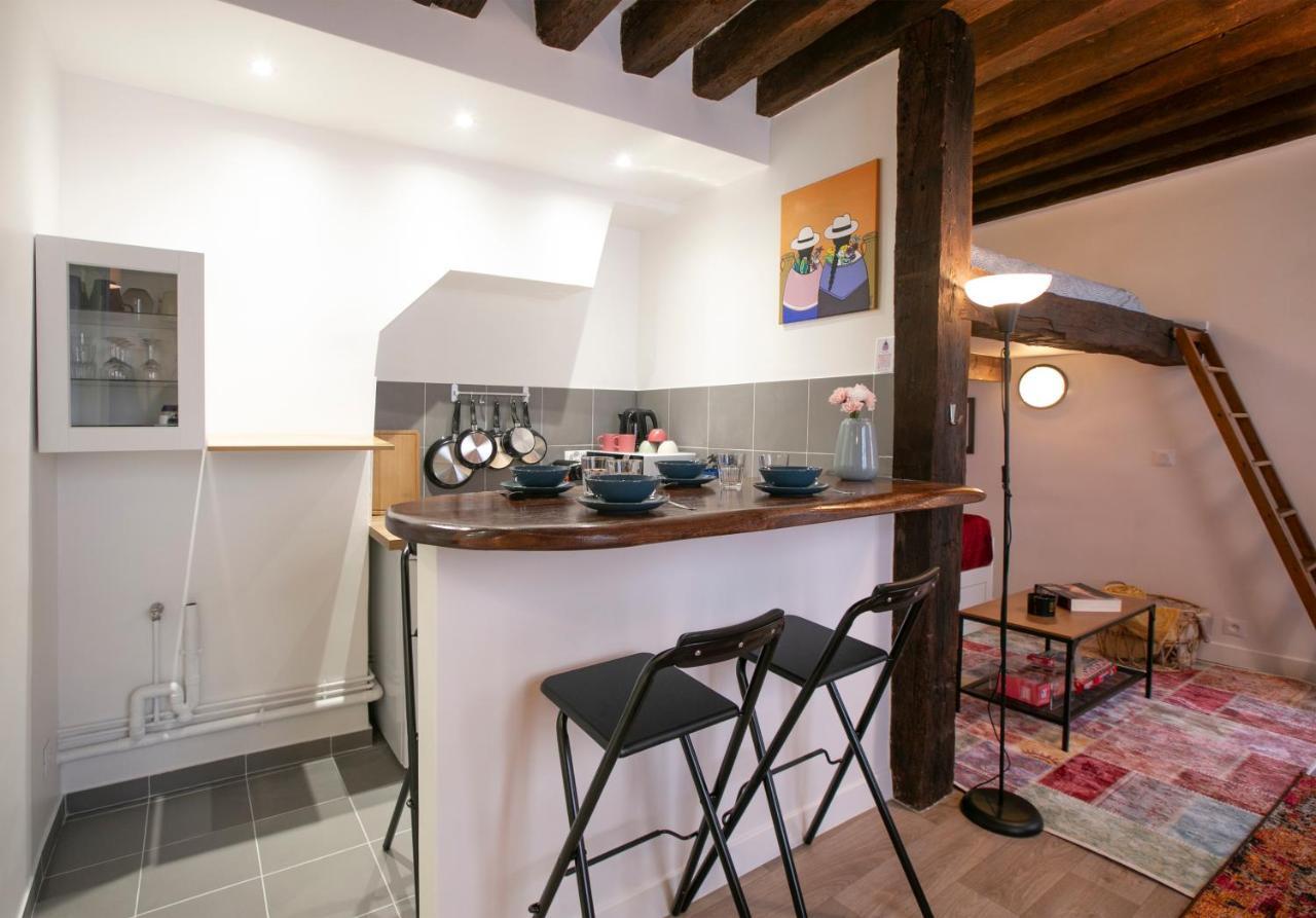 Authentic Apartment In Center Of Parisian Marais Dış mekan fotoğraf
