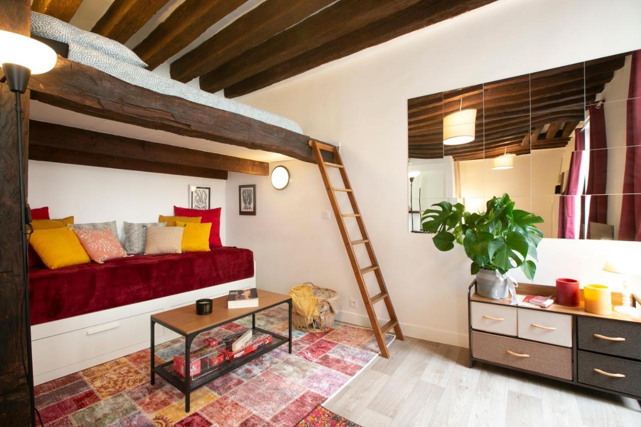 Authentic Apartment In Center Of Parisian Marais Dış mekan fotoğraf