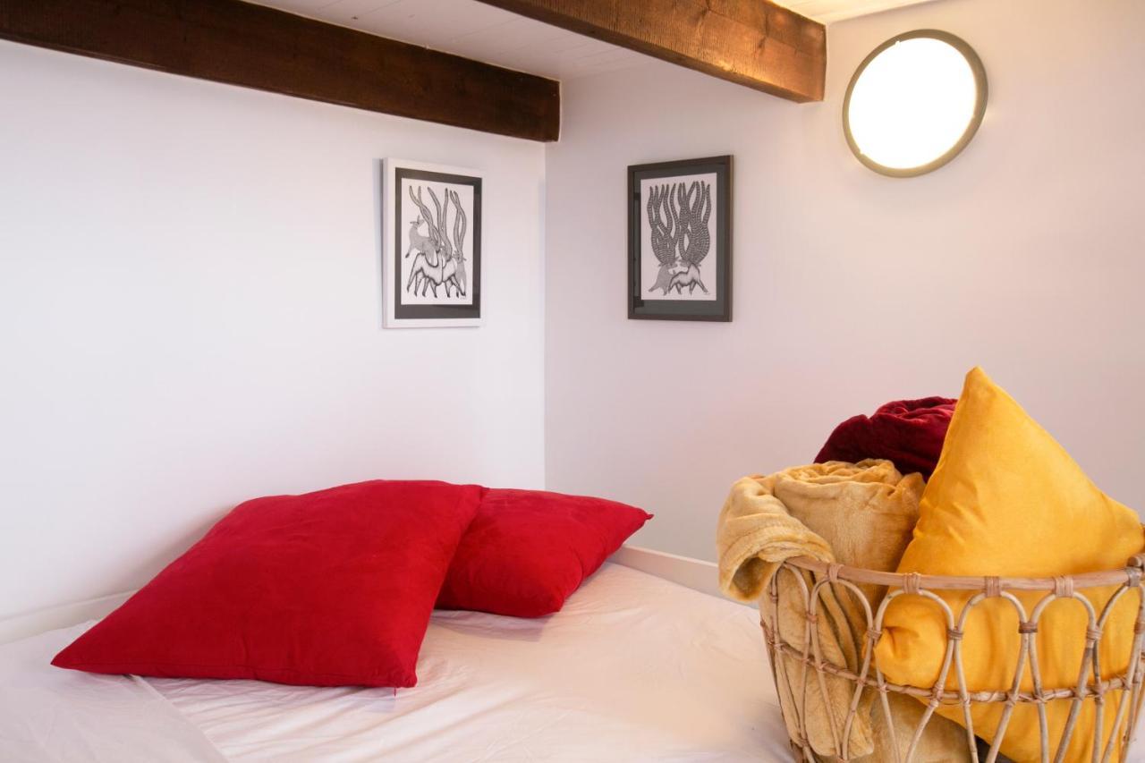 Authentic Apartment In Center Of Parisian Marais Dış mekan fotoğraf
